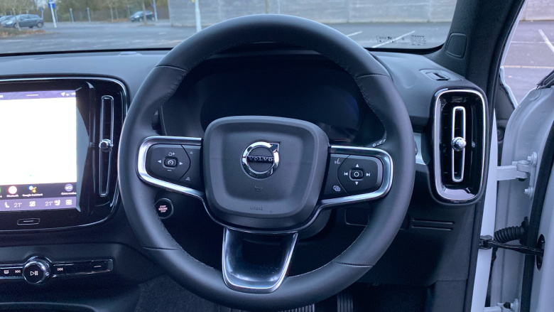 Volvo XC40 2.0 B3P Plus Black Edition 5dr Auto Petrol Estate